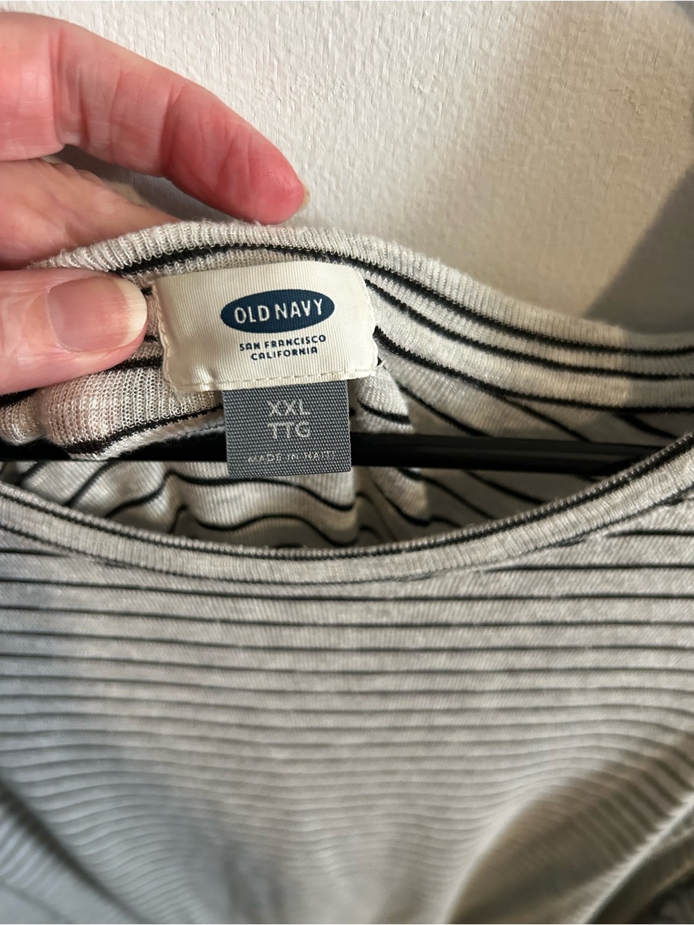 Old Navy Black & White Striped Long Sleeve Top - Picture 3 of 4